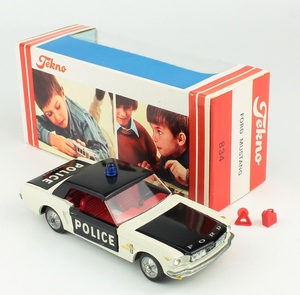 Tekno 834 police mustang yy86