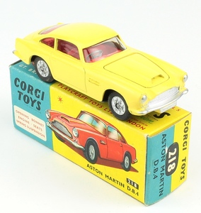 Corgi 218 aston martin yy143