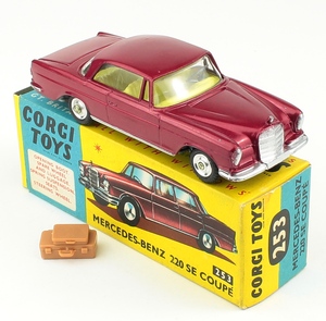 Corgi 253 mercedes coupe yy315