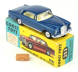 Corgi 253 mercedes coupe yy586