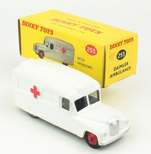 Dinky toy 253 daimler ambulance yy609