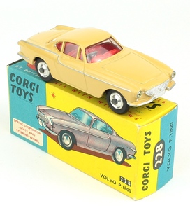 Corgi toys 228 volvo p1800 yy752