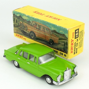 Nicky toys 186 mercedes 220 se green yy878