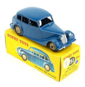 Dinky toys 151 triumph saloon  zz22