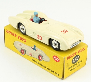 Dinky toys 237 mercedes benz racing car zz53