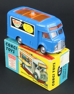 Corgi toys 471 smith's karrier mobile canteen zz266