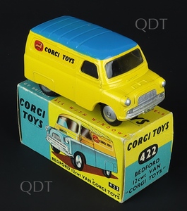 Corgi toys 422 bedford van corgi toys zz490