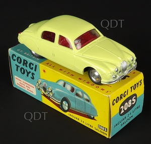 Corgi toys 208s jaguar 2.4 saloon zz525