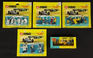 Corgi scale figures zz602