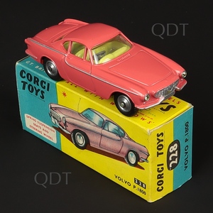 Corgi toys 228 volvo p1800 zz624