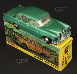 Nicky toys 186 mercedes 220 se zz792