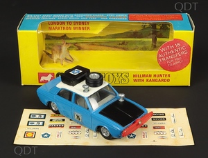 Corgi toys 302 hillman hunter kangaroo zz814