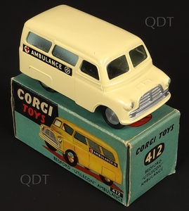 Corgi toys 412 bedford utilecon ambulance zz925