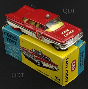 Corgi toys 482 chevrolet fire chief zz975