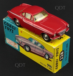 Corgi toys 228 volvo p1800 aa4