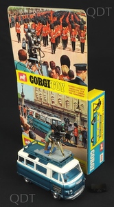 Corgi toys 470 commer camera van samuelsons m300