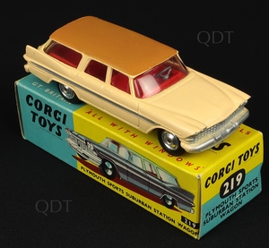 Corgi toys 219 plymouth sports suburban station wagon aa113