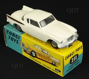 Corgi toys 211 studebaker golden hawk aa117