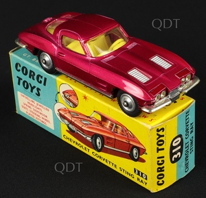 Corgi toys 310 chevrolet corvette sting ray aa290