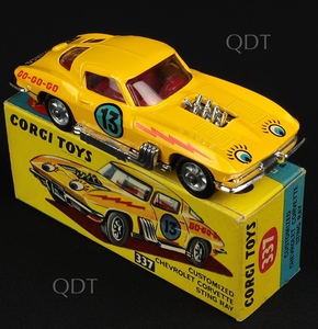 Corgi toys 337 chevrolet corvette sting ray aa429