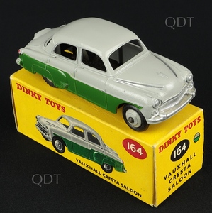 Dinky toys 164 vauxhall cresta saloon aa827