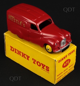 Dinky toys 471 austin van nestle's aa886