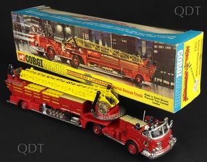 Corgi Toys 1143 American La France Aerial Rescue Truck QDT