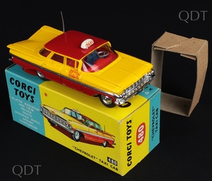 Corgi toys 480 chevrolet taxi cab bb215