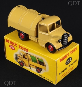 Dinky toys 252 refuse wagon bb416