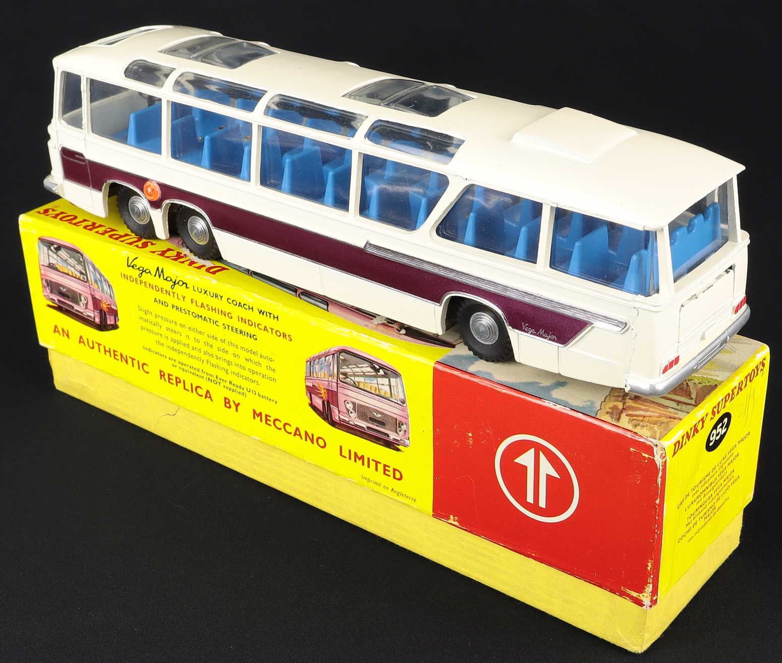 Dinky Supertoys 952 Vega Major Luxury Coach - QDT