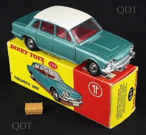 Dinky toys 135 triumph 2000 bb584