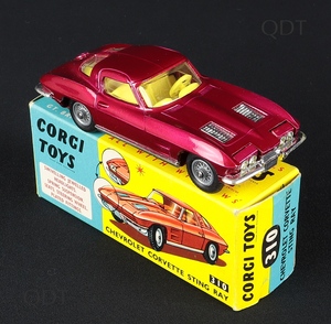 Corgi toys 310 chevrolet corvette sting ray bb844