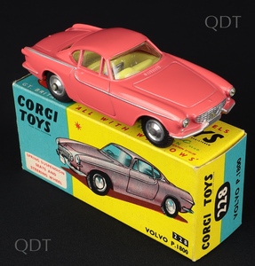 Corgi toys 228 volvo p1800 cc354