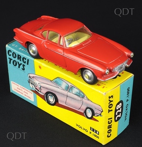 Corgi toys 228 volvo p1800 cc355