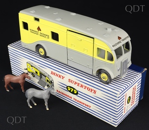 Dinky supertoys 979 racehorse transport cc504