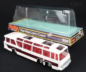 Dinky toys 954 vega major luxury coach cc563