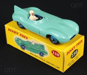 Dinky toys 238 d type jaguar racing car cc835