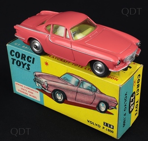 Corgi toys 228 volvo p1800 cc955 front