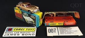 Corgi toys 261 james bond aston martin cc969 front