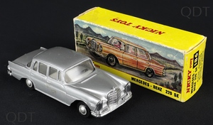 Nicky dinky toys 186 mercedes 220se dd16 front