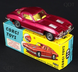 Corgi toys 310 chevrolet corvette sting ray dd46 front