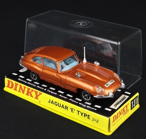 Dinky toys 131 e type jaguar dd68 front