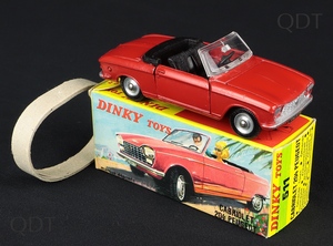 French dinky toys 511 peugeot 204 cabriolet dd246 front