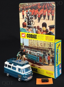 Corgi toys 479 commer van samuelson dd271 front