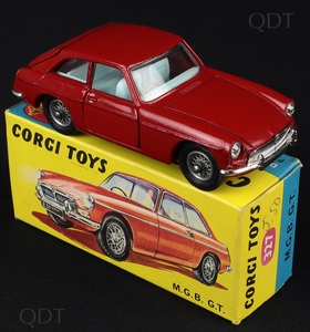 Corgi toys 327 mgb gt dd265 front