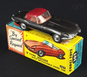 Corgi toys 307 e type jaguar dd302 front