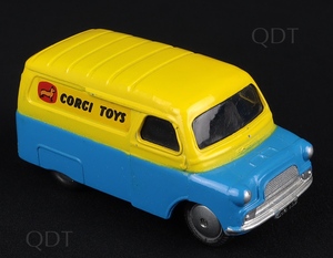 Corgi toys 422 bedford van dd319 front