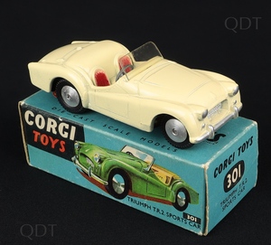 Corgi toys 301 triumph tr2 sports car dd492 front