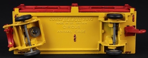 Corgi toys 1123 chipperfields circus animal cage dd561 base
