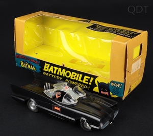 Spot on magicar 905 batmobile dd631 front